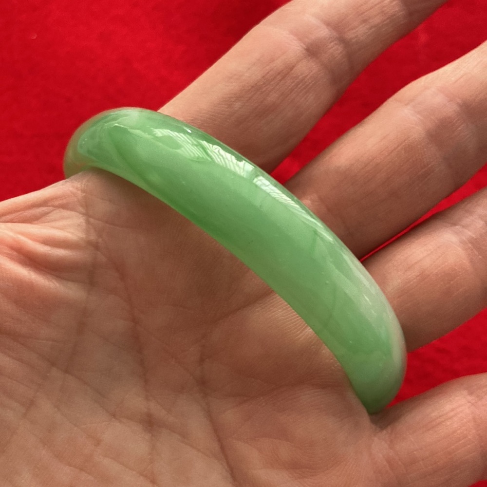 Genuine green jade bangle bracelet - Picture 3 of 5